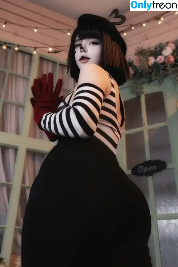 frauleinmilk nude photo #1545 (suisai.uwu / suisaiuwu)