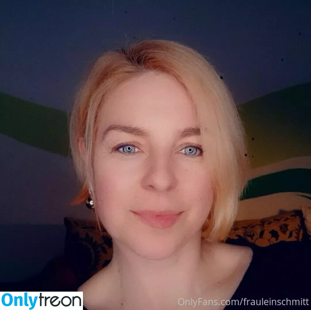 frauleinschmittfree nude photo #0012 (f00d4th0t)