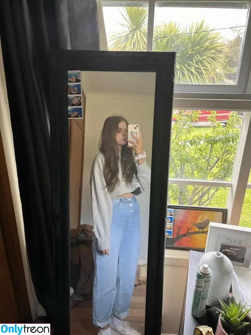 frayedboots nude photo #0042 (Lana / Lulu lana.babyx / lana.babyx / lovelylottielou)