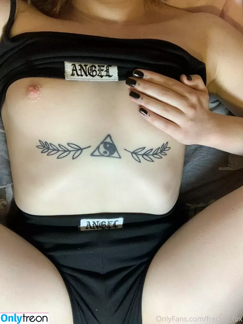 freckle_fox nude photo #0083 (freckle_fox_)