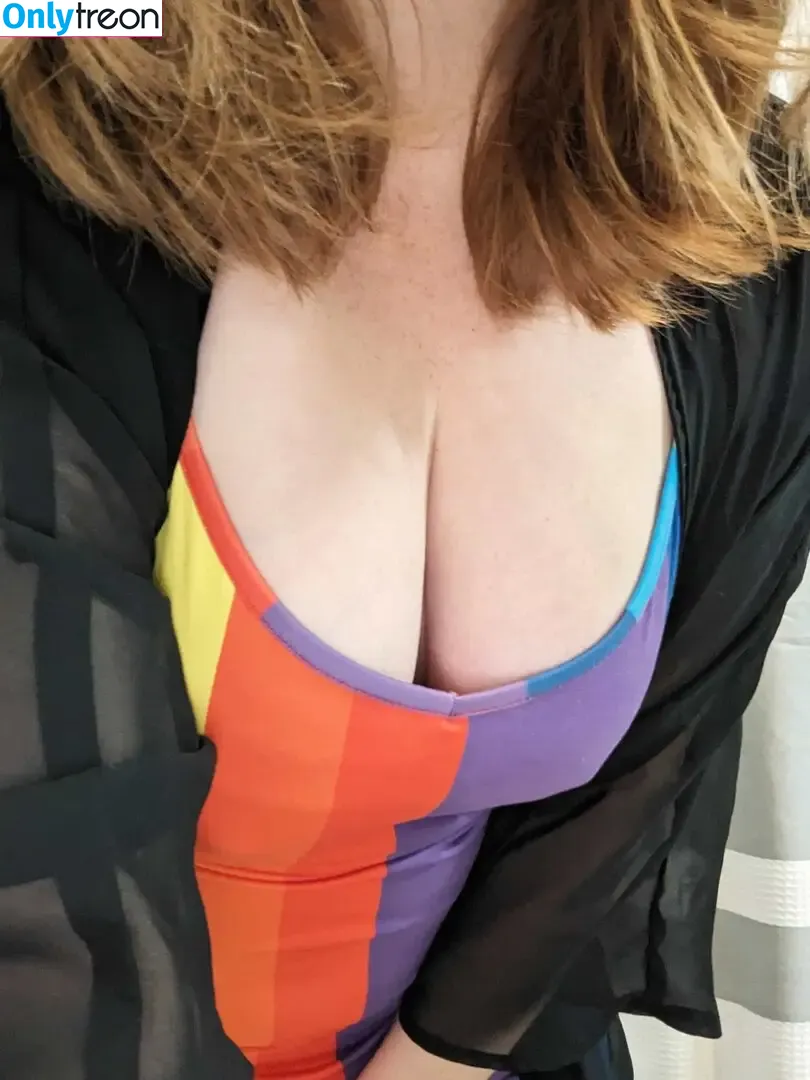 FrecklesAndFelines nude photo #0078 (FrecklesAndFelines)
