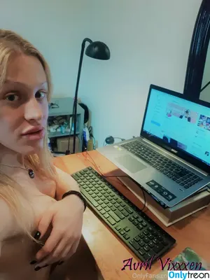 freeavrilvixxxen / vixxen_my_velash nude photo #0019