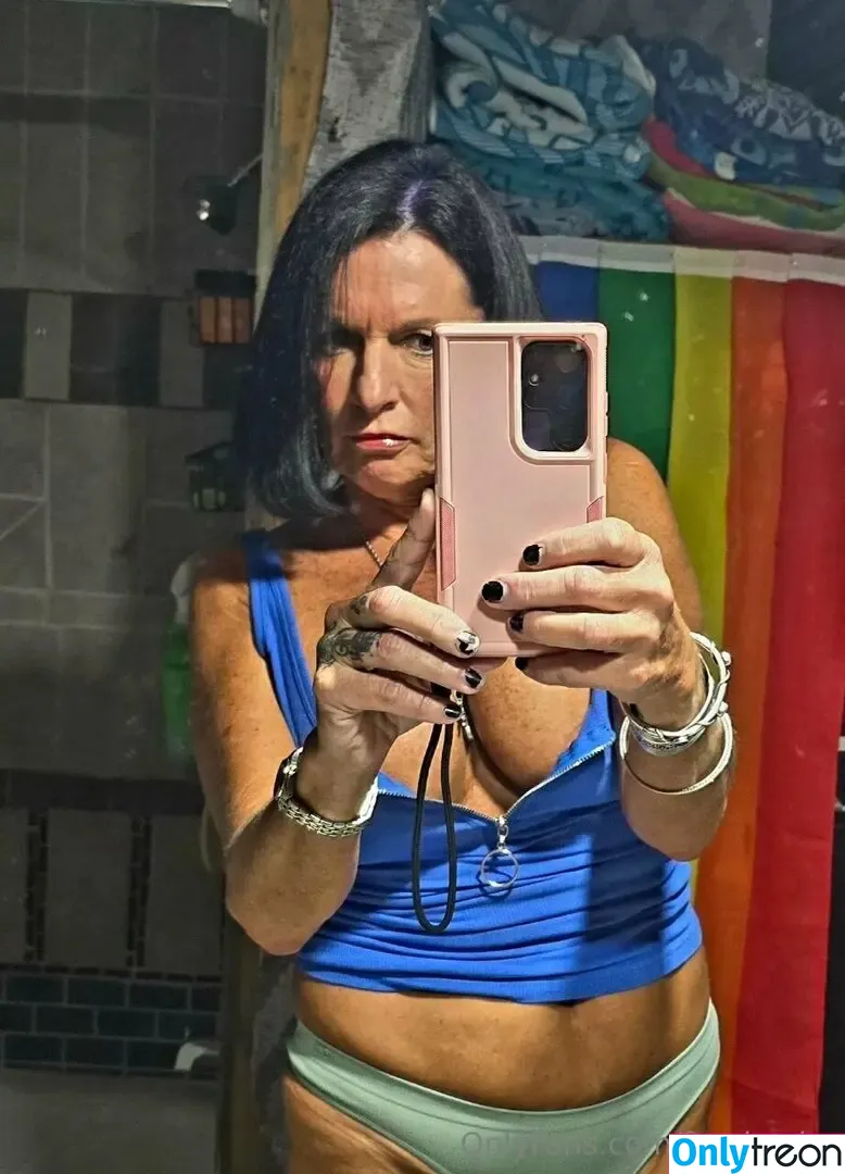 freebecky nude photo #0004 (freenbeckbon)