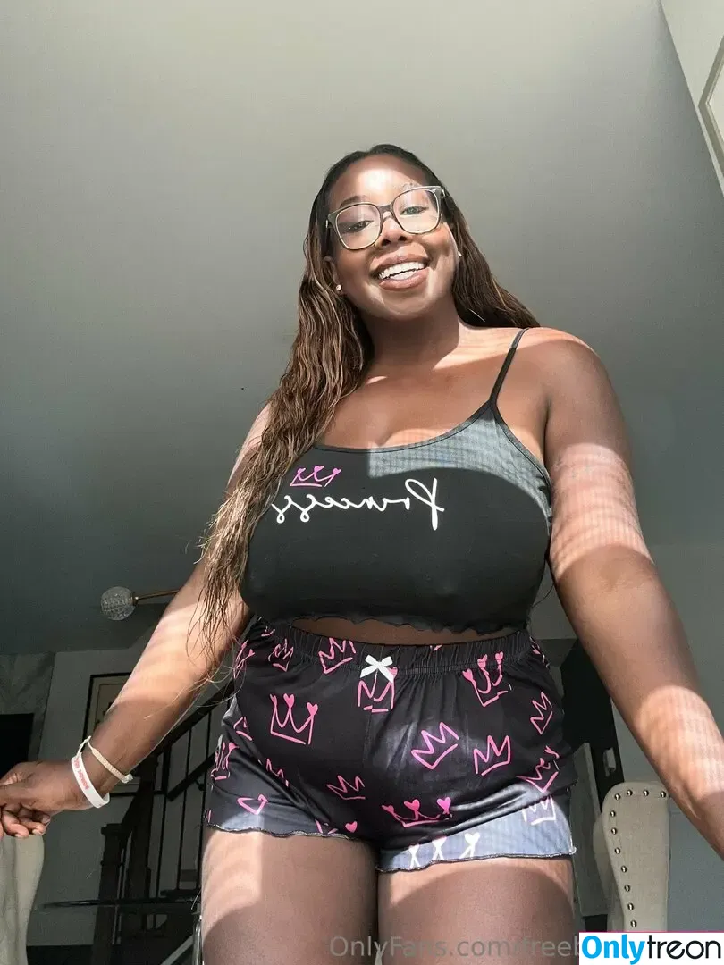 freebigtits6999 nude photo #0153 (hippychick7609)