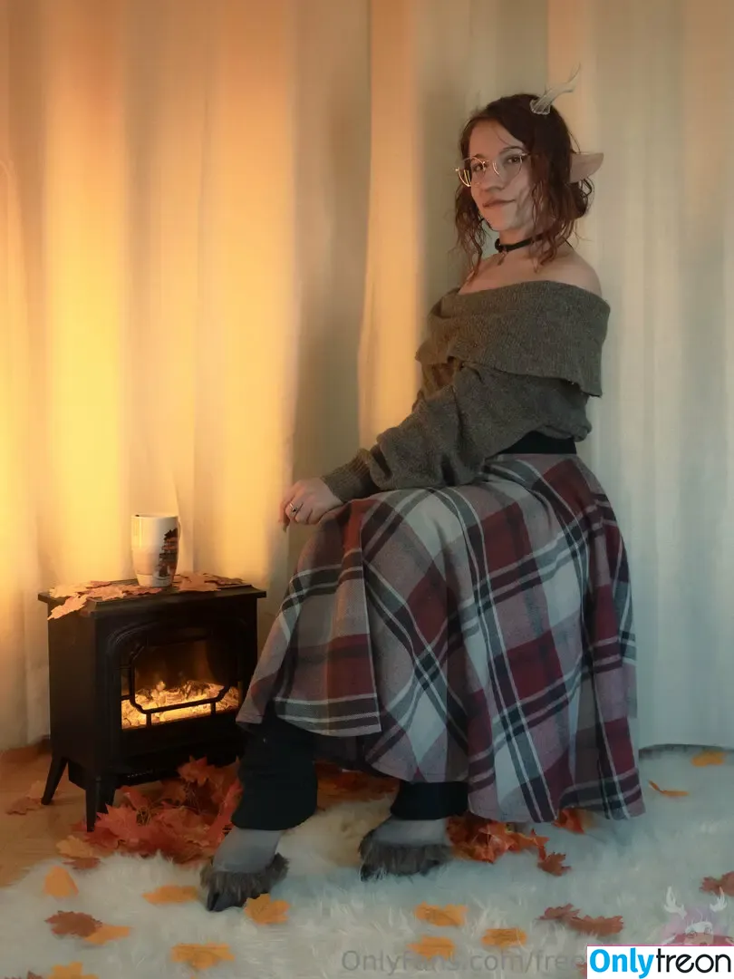 freefancycham nude photo #0059 (fokesnextdoor)