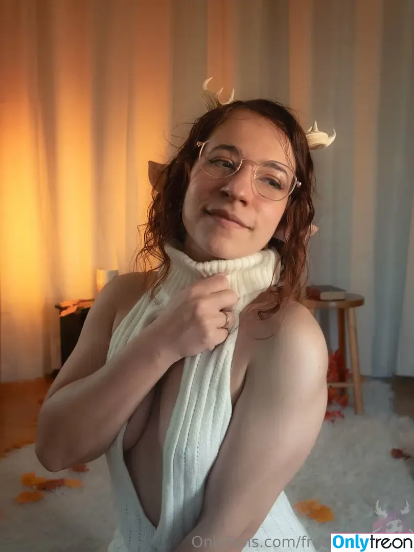 freefancycham nude photo #0070 (fokesnextdoor)