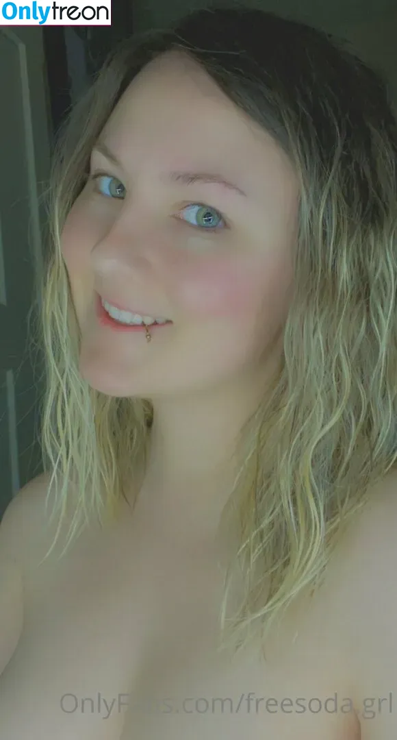 freesoda.grl nude photo #0075 (that.soda.grl)