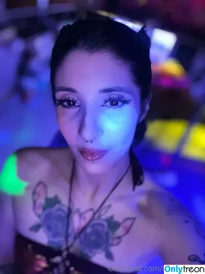  nude photo #0002