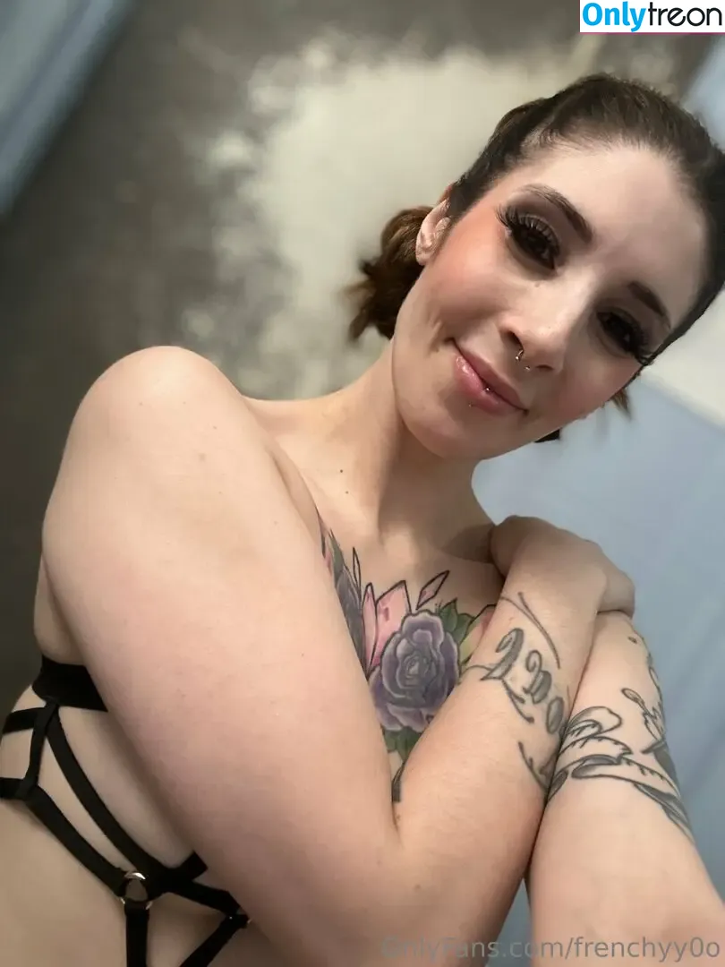 frenchyy0o nude photo #0011 (frenchyy0o)