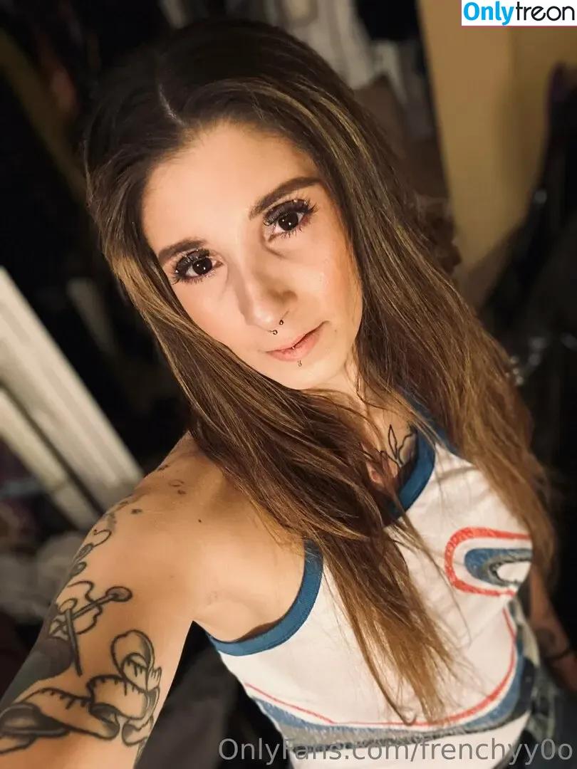 frenchyy0o nude photo #0050 (frenchyy0o)