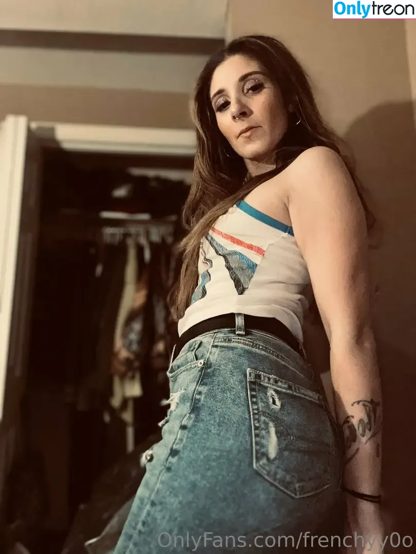 frenchyy0o nude photo #0054 (frenchyy0o)