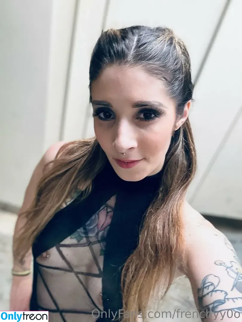 frenchyy0o nude photo #0063 (frenchyy0o)