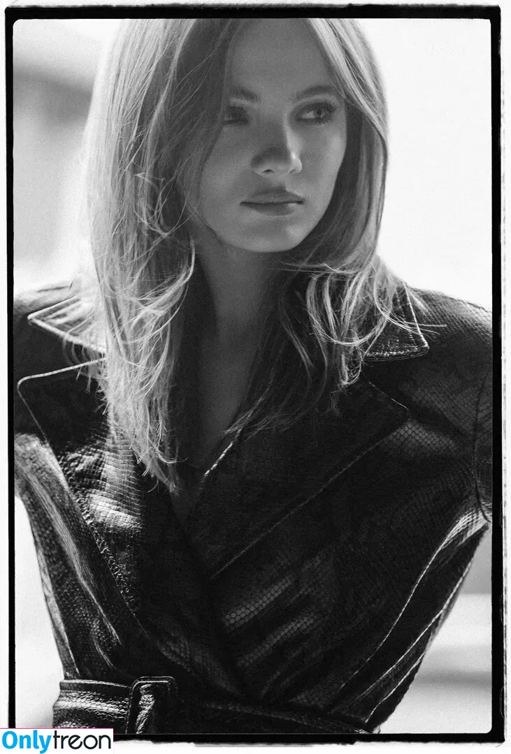 Freya Allan голая photo #0201 (Ciri / freyaallan / freyaallann)