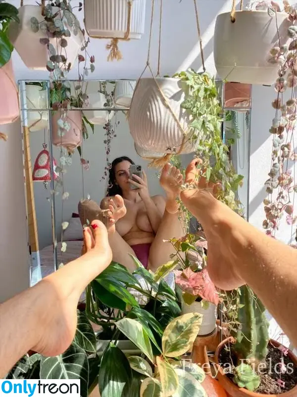 Freya Fields nude photo #0015 (fields_freya / freyafields)