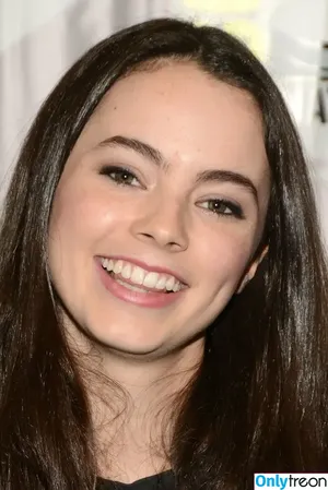 Freya Tingley / freyatingley nude photo #0001
