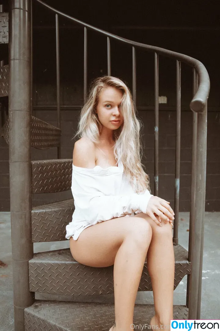 freyaannerayy голая photo #0047 (freyaannerayy)