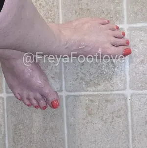 freyafootlove / mynaturaltoes фото голая #0082