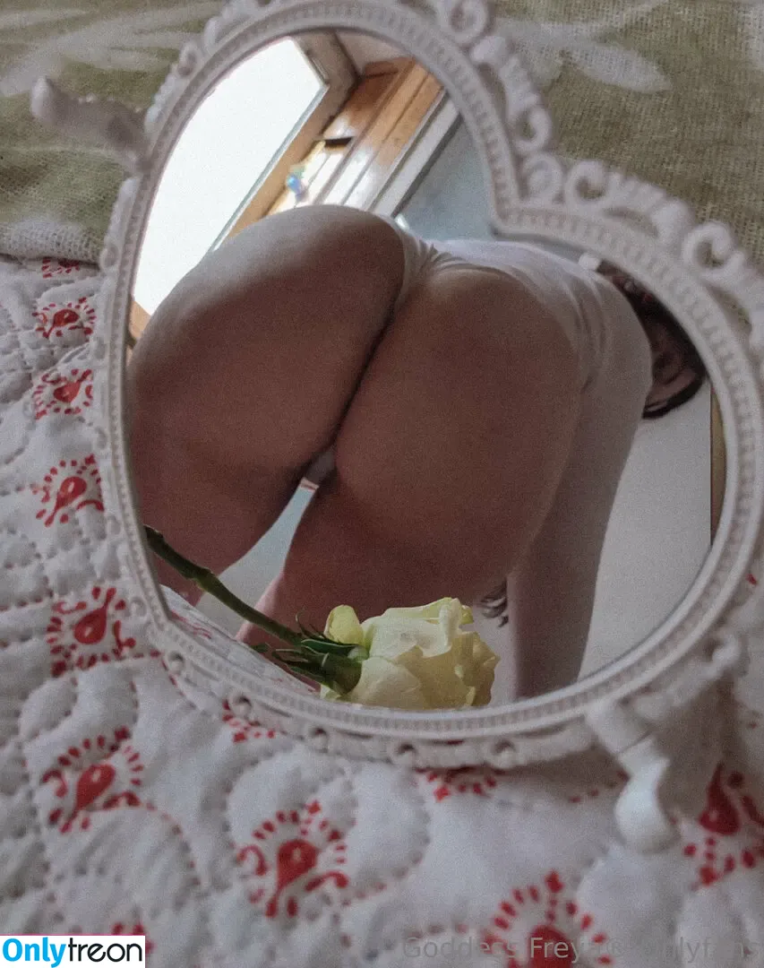 freyas.kingdom nude photo #0128 (freyaspiers)