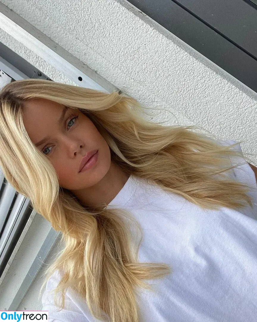 Frida Aasen nude photo #0006 (frida_aasen)