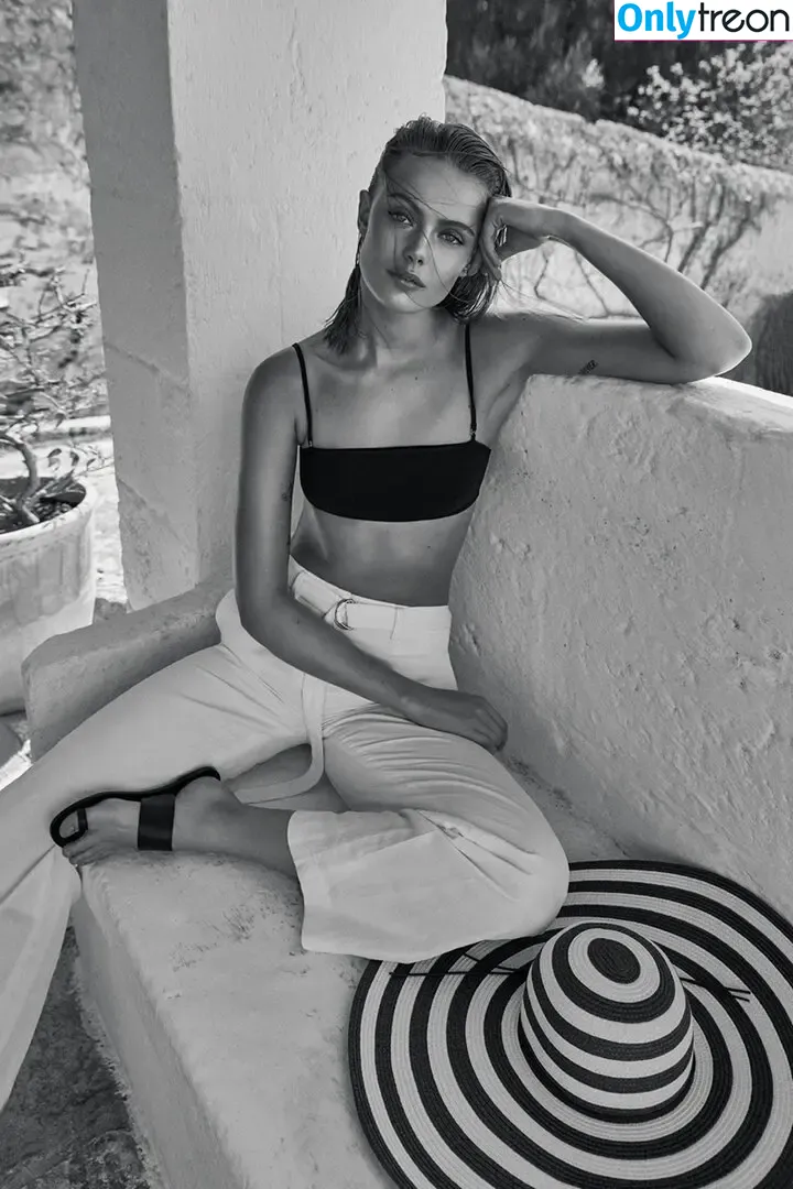 Frida Gustavsson nude photo #0109 (fridagustavsson)