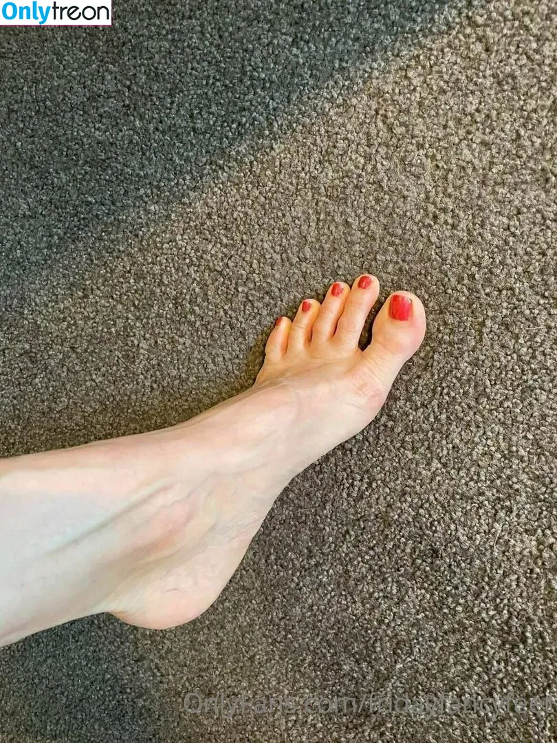 fridayfancyfeet nude photo #0040 (wonton_andfriends)