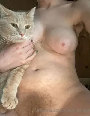 friskyfeline69 / 0f6t фото голая #0037