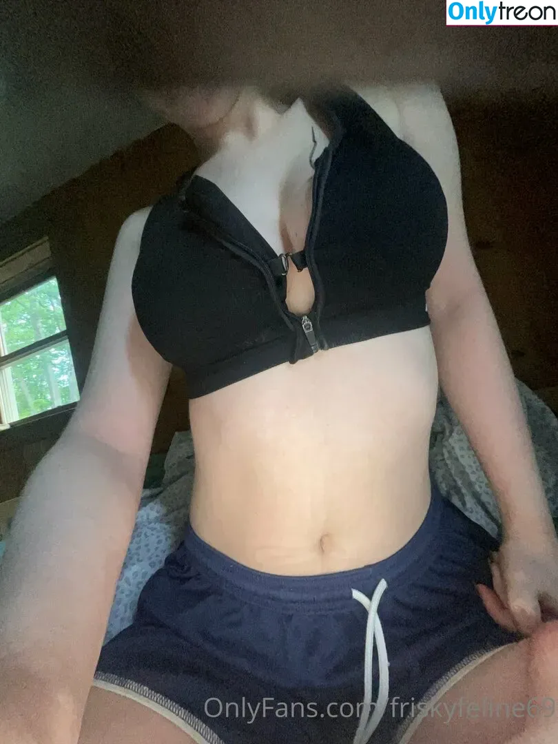 friskyfeline69 голая photo #0058 (0f6t)