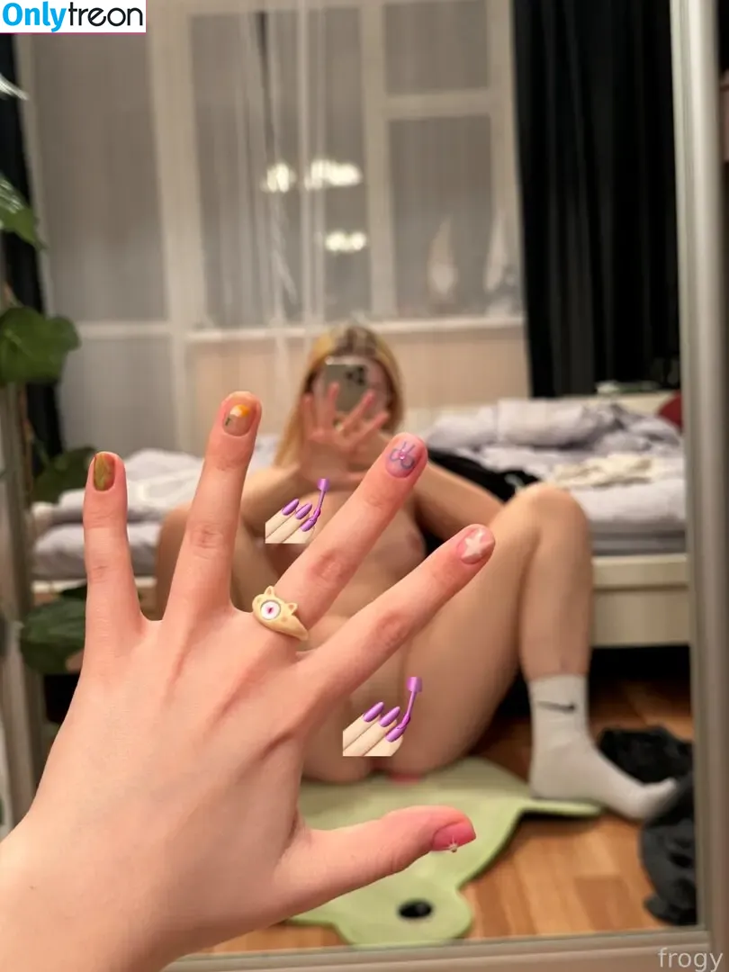froggggy nude photo #0031 (froggytheband)