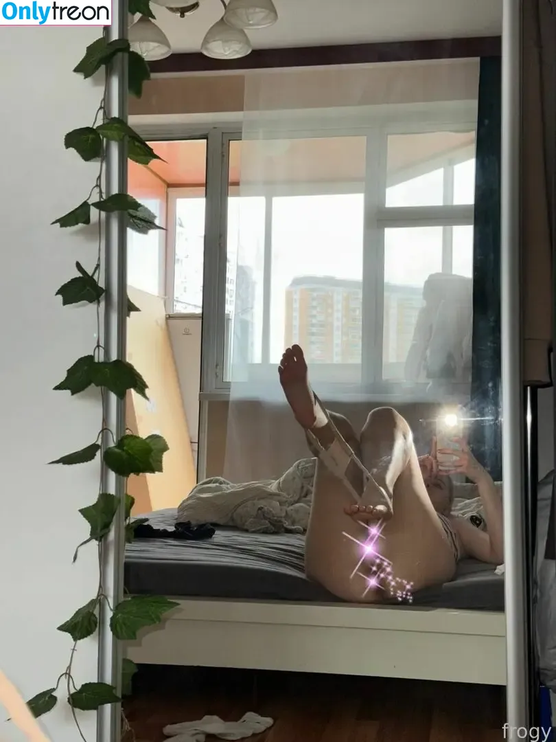 froggggy nude photo #0108 (froggytheband)