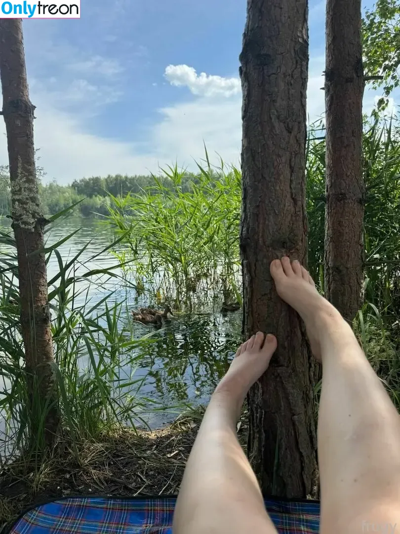 froggggy nude photo #0151 (froggytheband)
