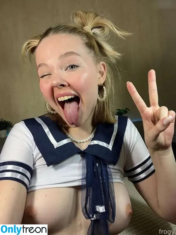 froggggy nude photo #0216 (froggytheband)