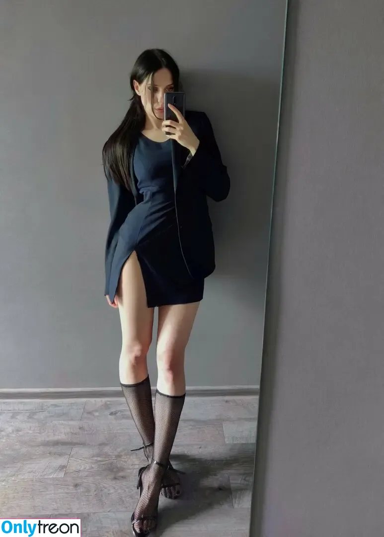 Fungusamongus nude photo #0002 (fungus_amongus_)