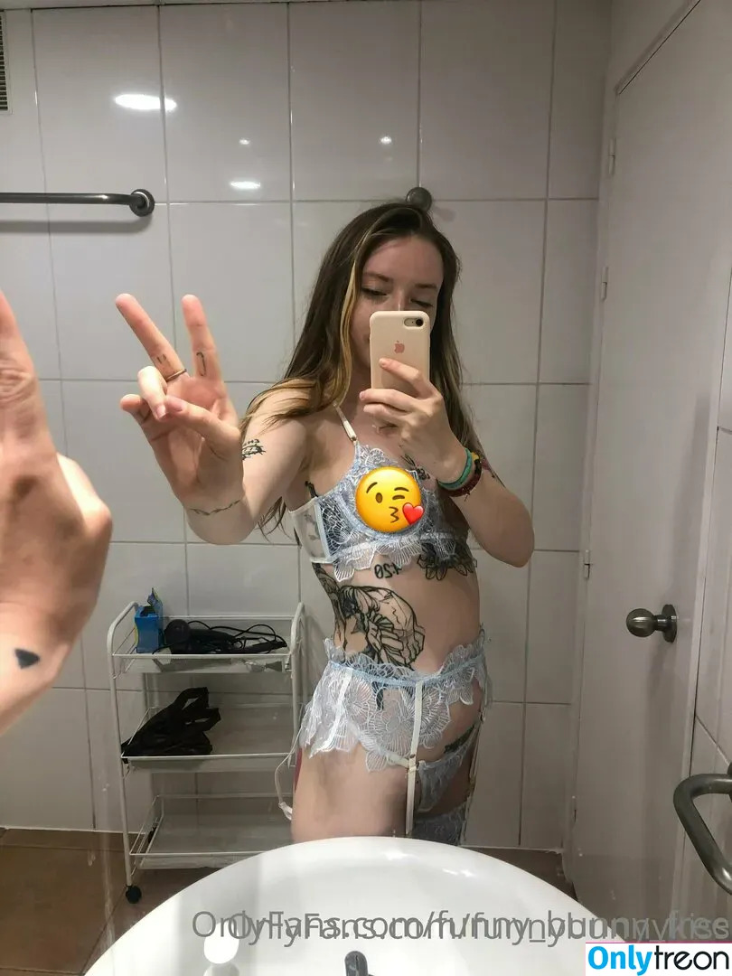 funnybunnykiss голая photo #0088 (funnybunnytoes)