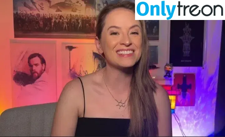 Funnylilgalreacts nude photo #0002 (Funnylilgalreacts)