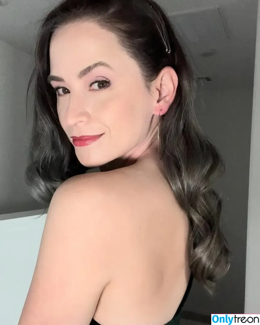 Funnylilgalreacts nude photo #0003 (Funnylilgalreacts)