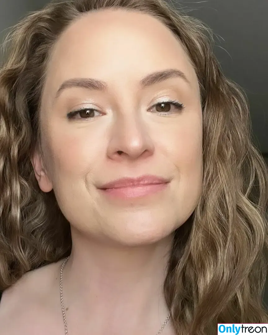 Funnylilgalreacts nude photo #0004 (Funnylilgalreacts)