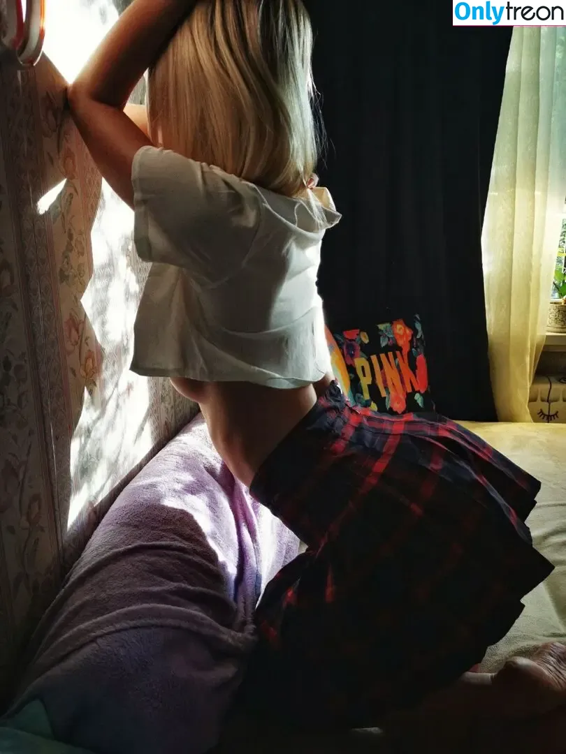 funsnail nude photo #2054 (Funnycat / Maria smirnova)