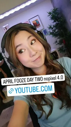 Fuslie / Leslie nude photo #0489