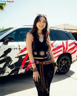Fuslie nude