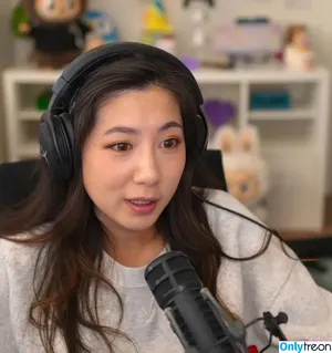 Fuslie / Leslie nude photo #0805