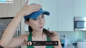 Fuslie / Leslie nude photo #0822