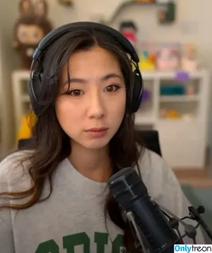 Fuslie / Leslie nude photo #0851