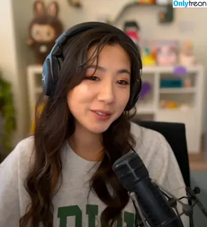 Fuslie / Leslie nude photo #0852