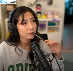 Fuslie / Leslie nude photo #0858