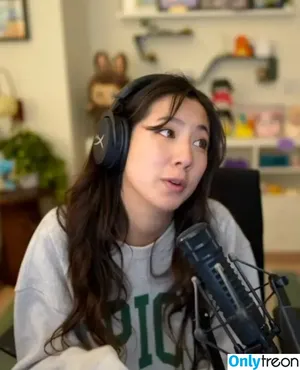 Fuslie / Leslie nude photo #0864