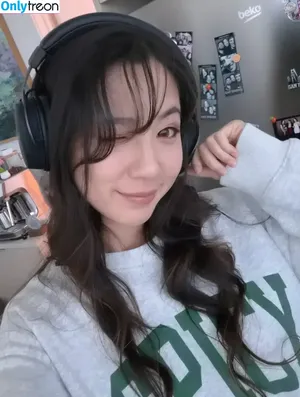 Fuslie / Leslie nude photo #0865