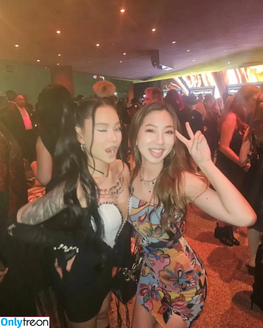 Fuslie голая photo #0414 (Leslie)