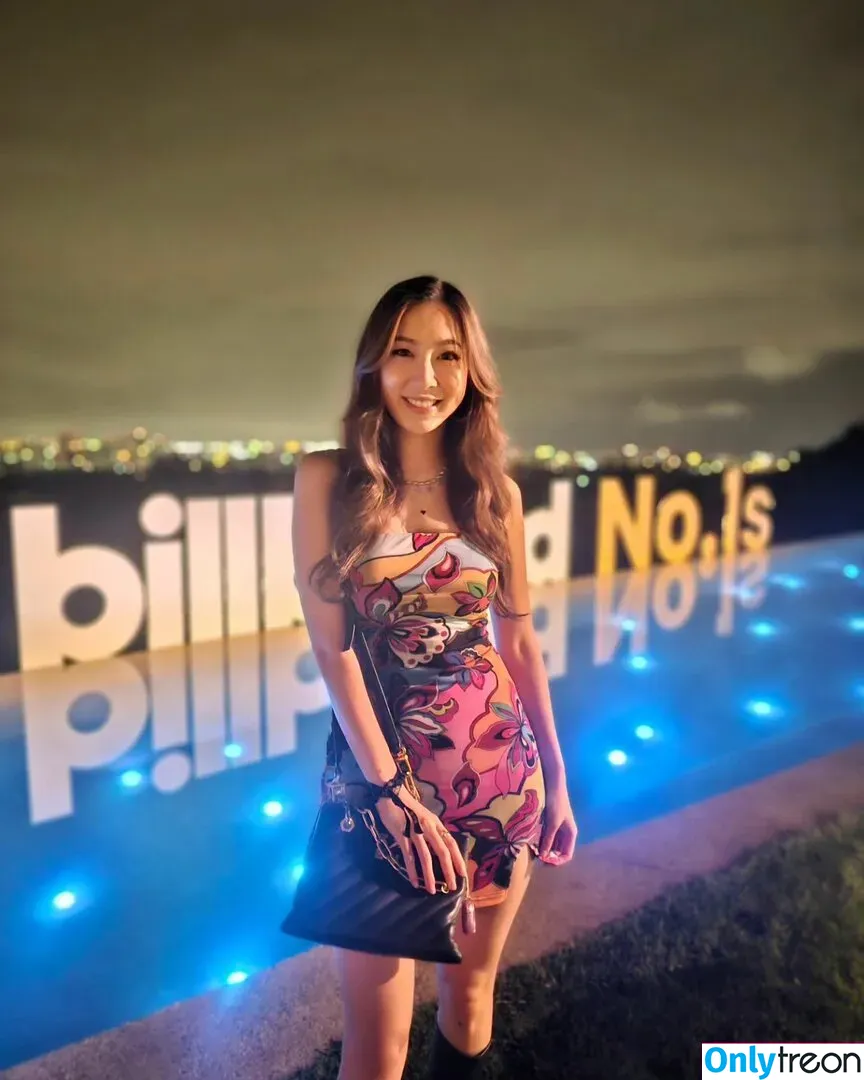 Fuslie голая photo #0416 (Leslie)