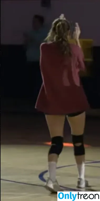 Fuslie nude photo #0446 (Leslie)