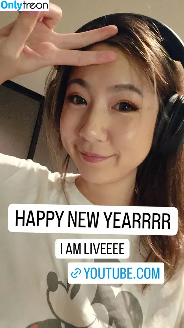 Fuslie nude photo #0493 (Leslie)